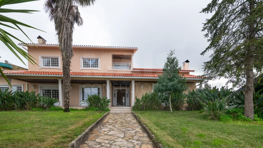 Moradia T5 para Venda em Meirinhas