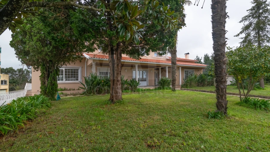 Moradia T5 para Venda em Meirinhas