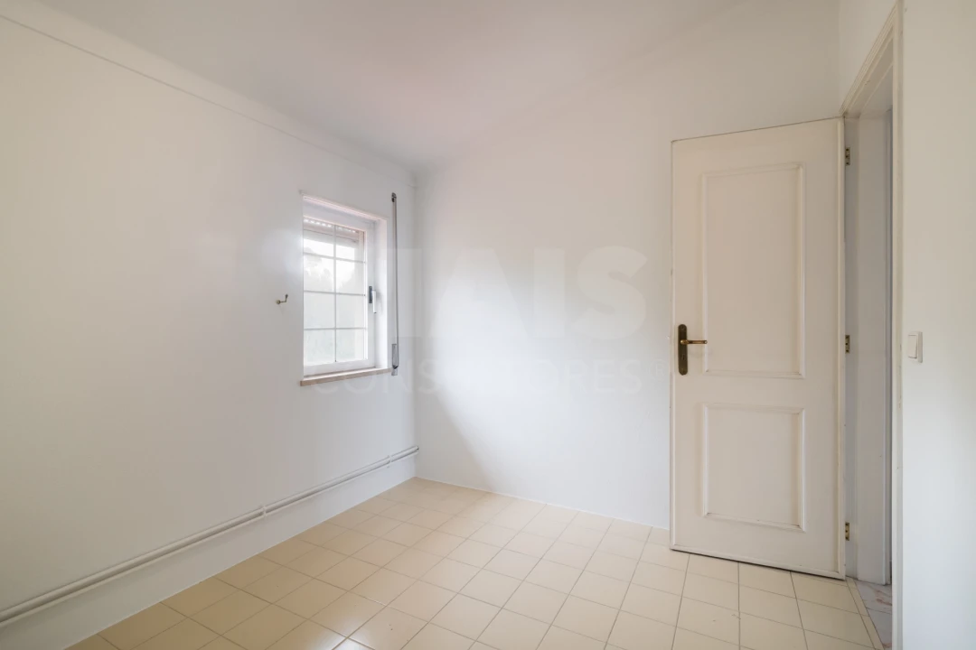 Moradia T5 para Venda em Meirinhas Foto 9