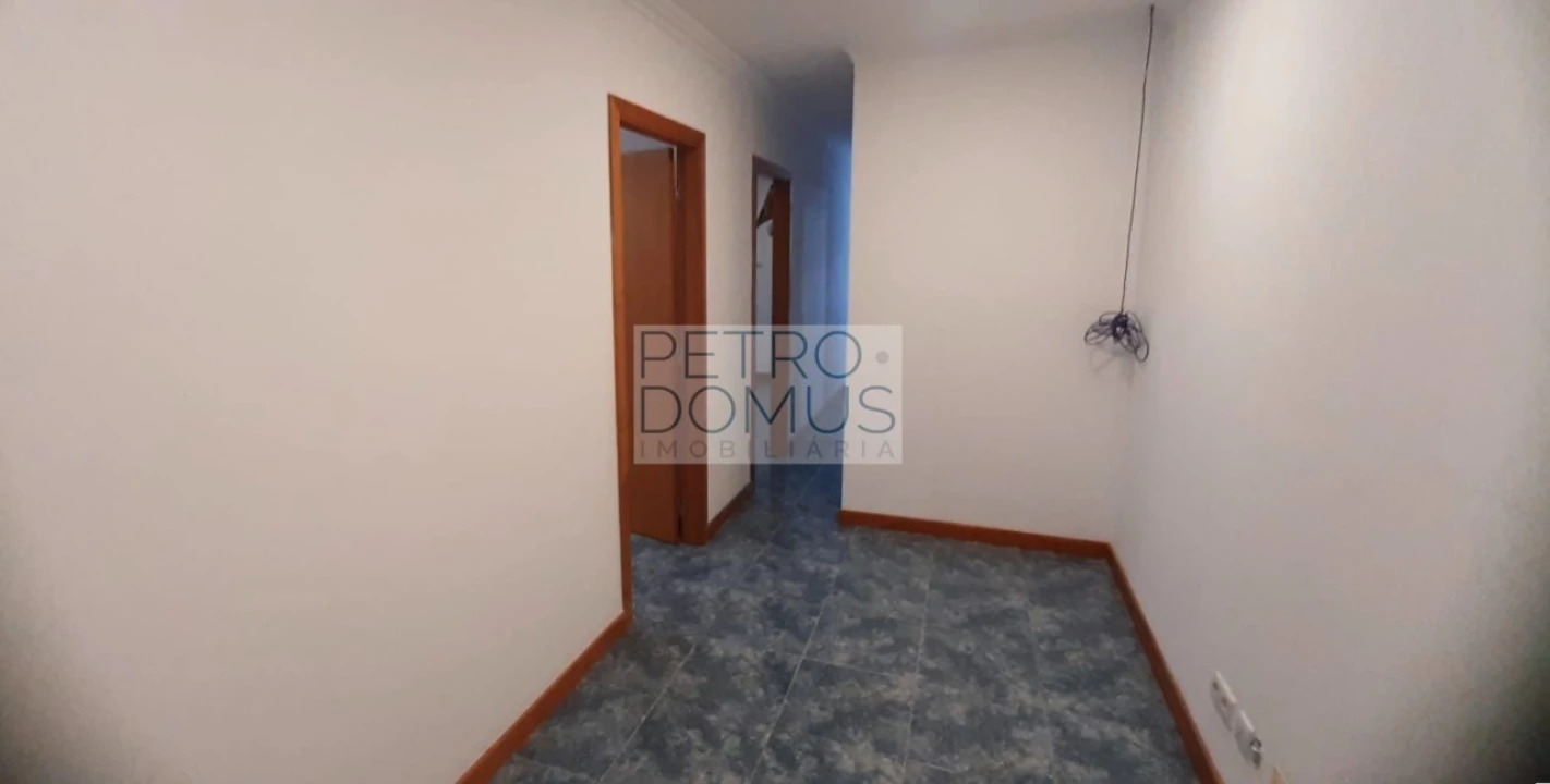 Loja para Arrendamento em Marrazes e Barosa Foto 5