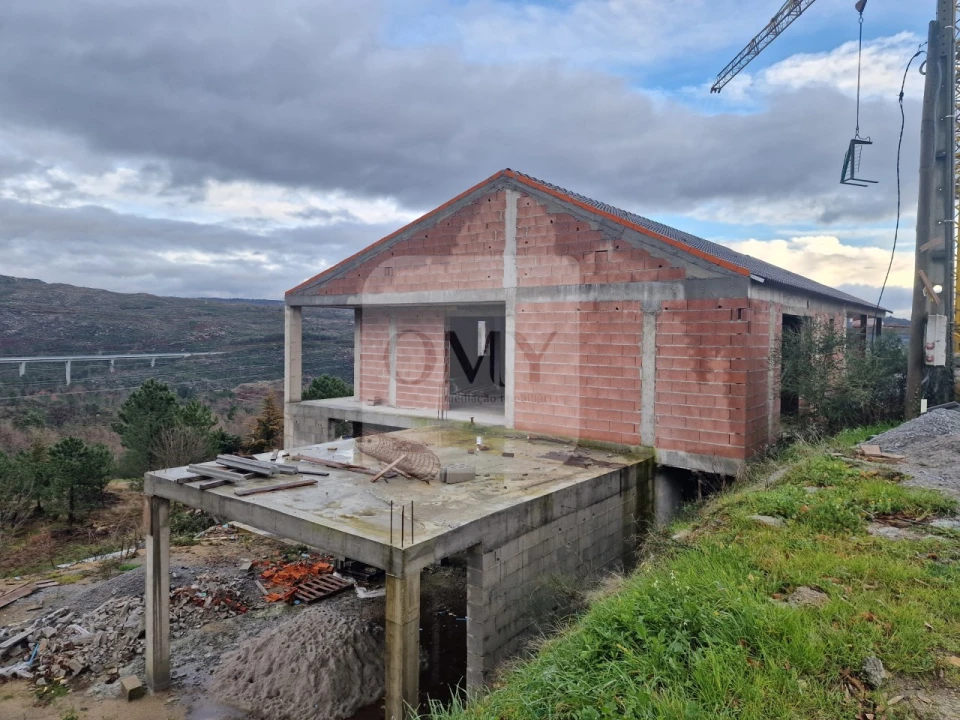 Moradia T3 para Venda em Adoufe e Vilarinho de Samardã Foto 6