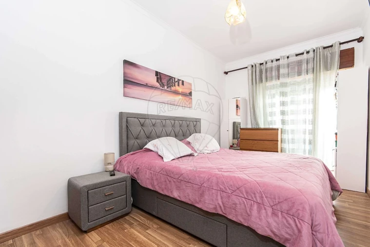 Apartamento T3 para Venda em Póvoa de Santa Iria e Forte da Casa Foto 14