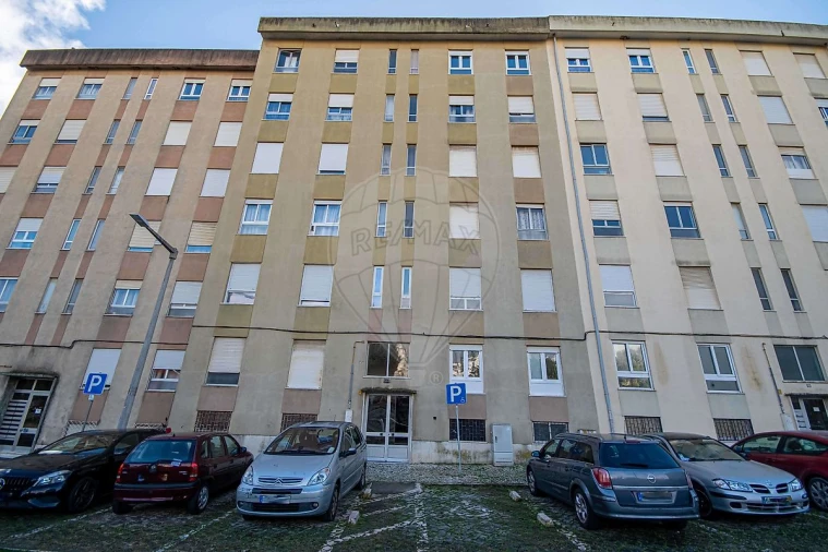 Apartamento T3 para Venda em Póvoa de Santa Iria e Forte da Casa Foto 1