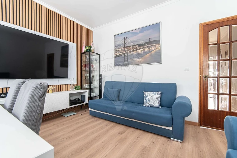 Apartamento T3 para Venda em Póvoa de Santa Iria e Forte da Casa Foto 8