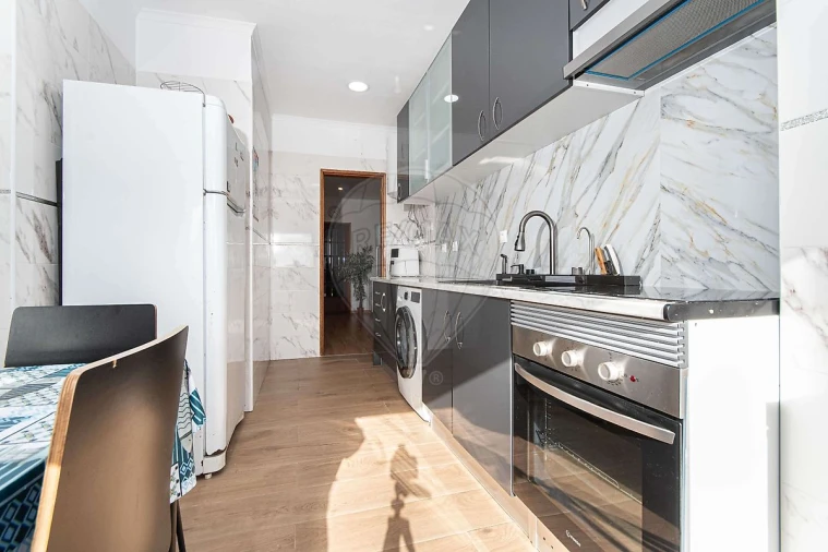 Apartamento T3 para Venda em Póvoa de Santa Iria e Forte da Casa Foto 24