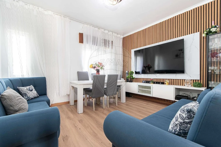 Apartamento T3 para Venda em Póvoa de Santa Iria e Forte da Casa Foto 6