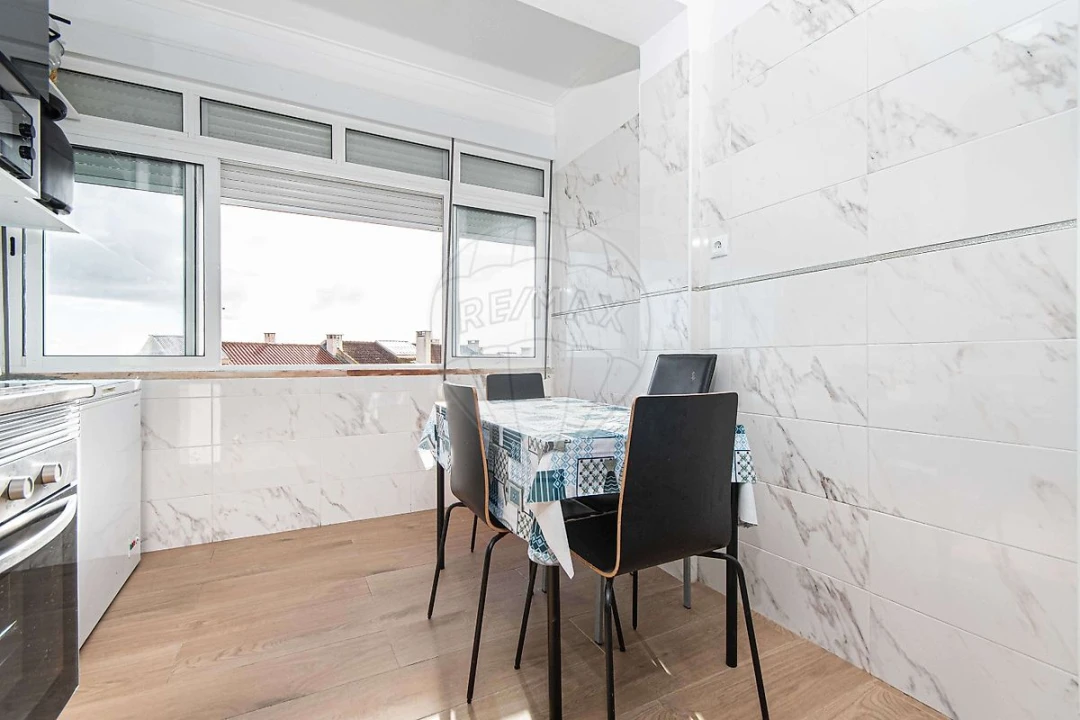 Apartamento T3 para Venda em Póvoa de Santa Iria e Forte da Casa Foto 23