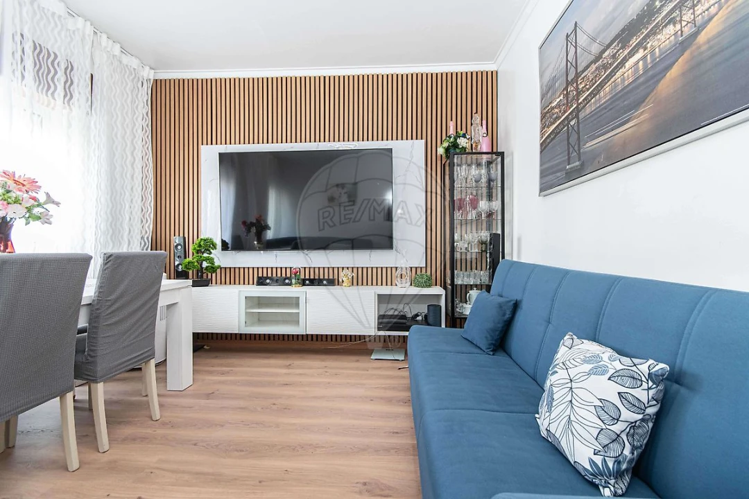 Apartamento T3 para Venda em Póvoa de Santa Iria e Forte da Casa Foto 7