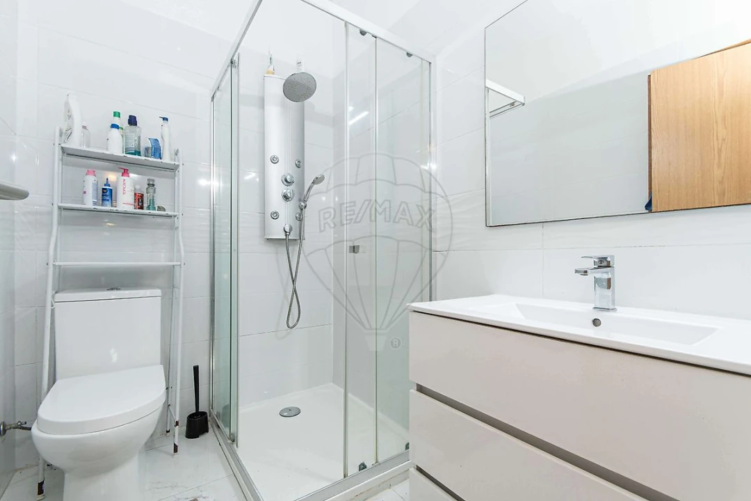 Apartamento T3 para Venda em Póvoa de Santa Iria e Forte da Casa Foto 16