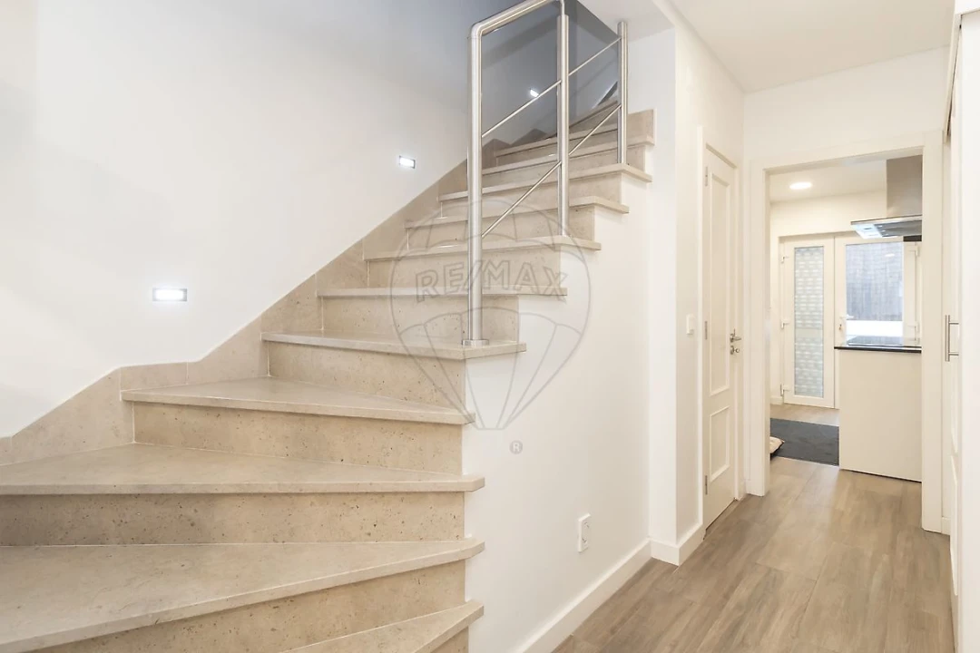 Moradia T3 para Venda em Quinta do Conde Foto 8