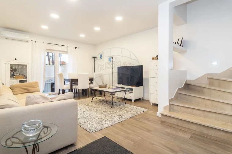 Moradia T3 para Venda em Quinta do Conde Foto 1