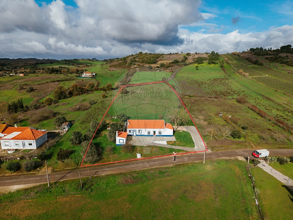 Moradia T2 para Venda em Manique do Intendente, Vila Nova de São Pedro e Maçussa Foto 1