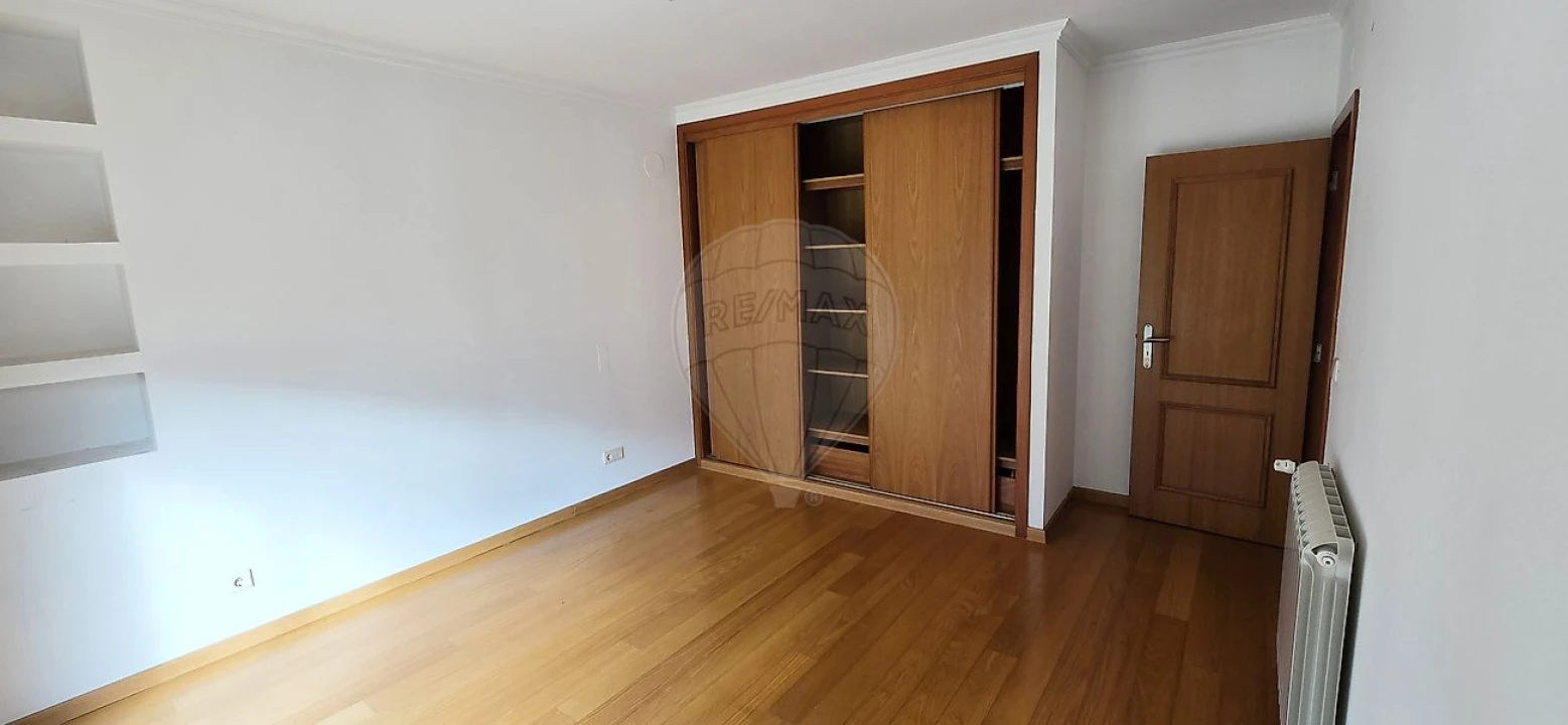 Moradia T4 para Venda em Leiria, Pousos, Barreira e Cortes Foto 16