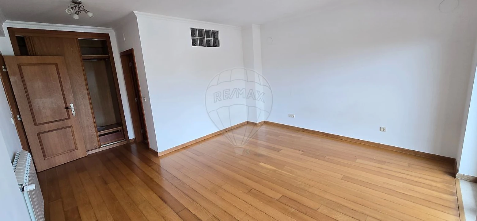 Moradia T4 para Venda em Leiria, Pousos, Barreira e Cortes Foto 18