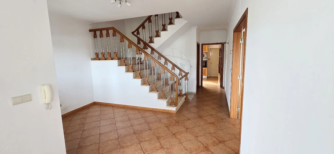 Moradia T4 para Venda em Leiria, Pousos, Barreira e Cortes Foto 3