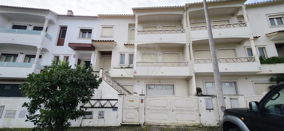 Moradia T4 para Venda em Leiria, Pousos, Barreira e Cortes Foto 1