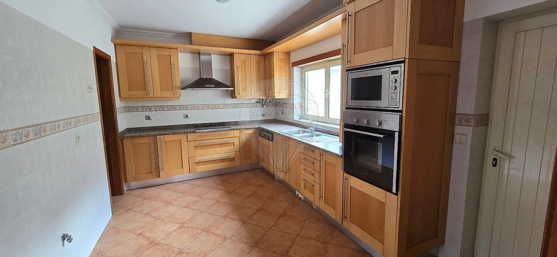 Moradia T4 para Venda em Leiria, Pousos, Barreira e Cortes Foto 7