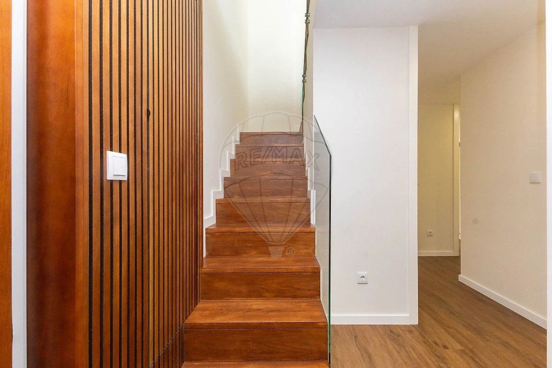 Apartamento T4 para Venda em Silvalde Foto 36