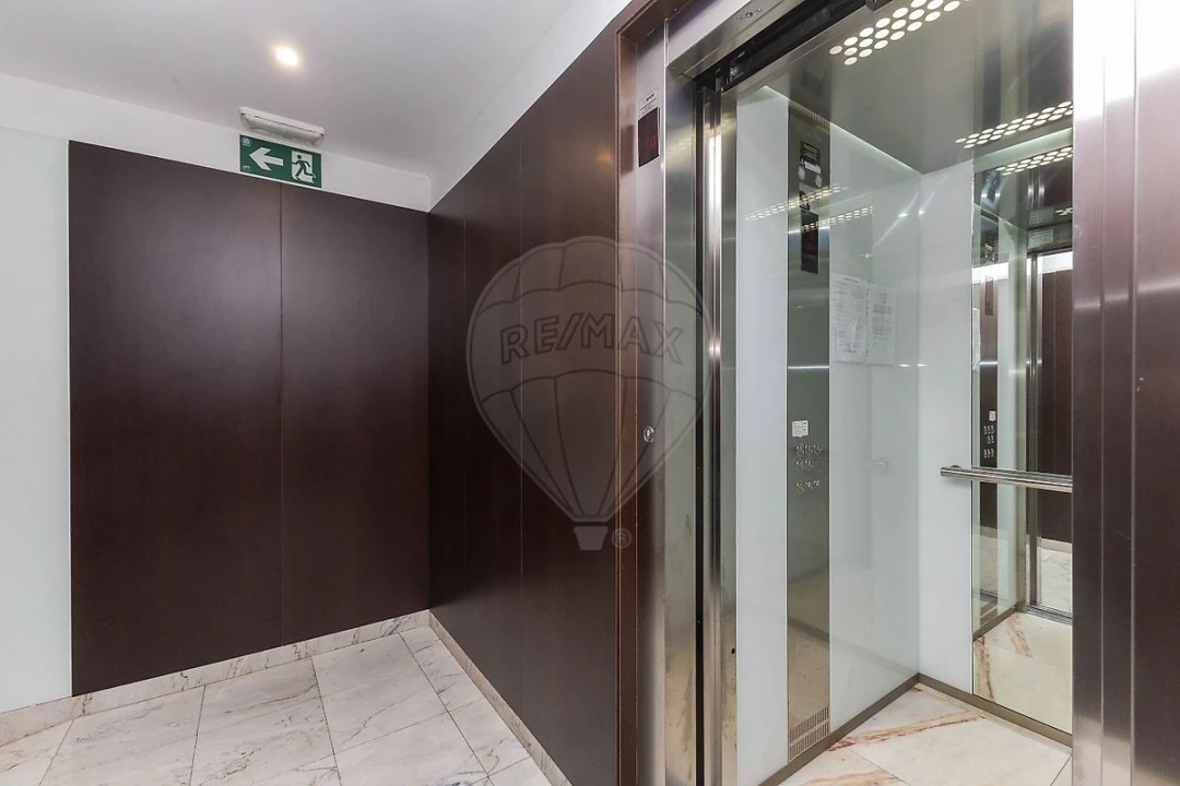 Apartamento T4 para Venda em Silvalde Foto 4