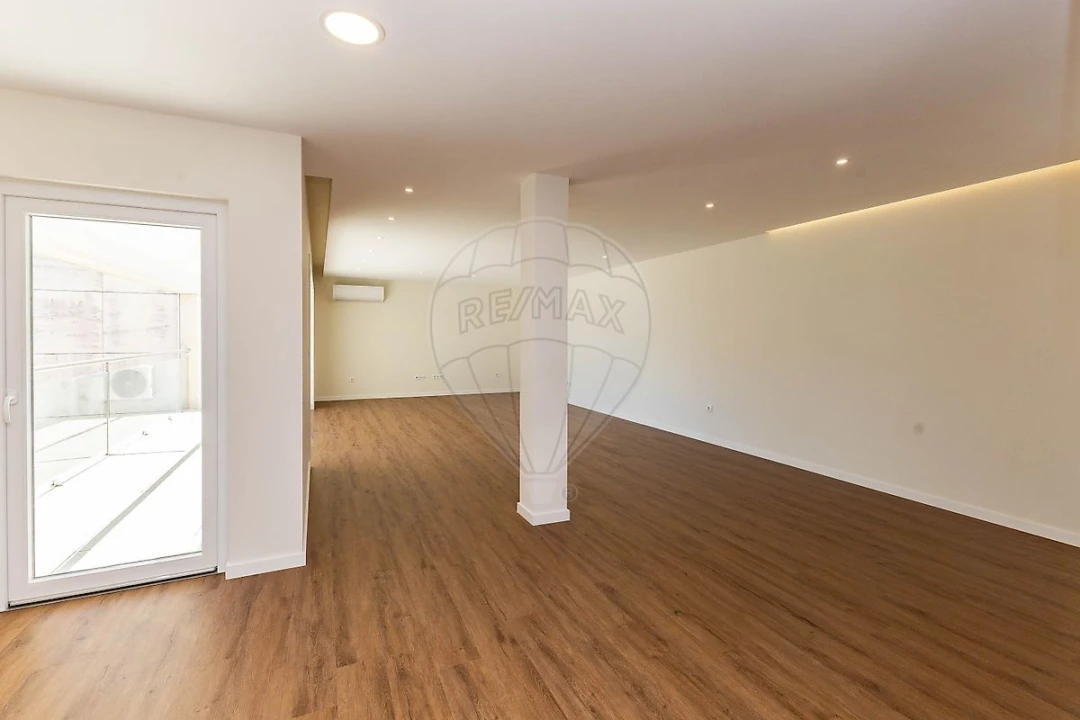 Apartamento T4 para Venda em Silvalde Foto 39