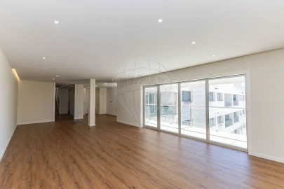 Apartamento T4 para Venda em Silvalde