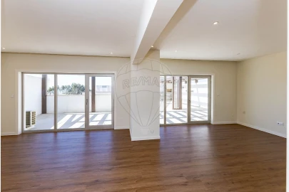 Apartamento T4 para Venda em Silvalde