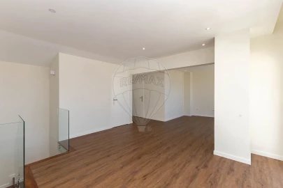 Apartamento T4 para Venda em Silvalde