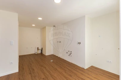 Apartamento T4 para Venda em Silvalde
