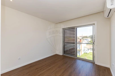 Apartamento T4 para Venda em Silvalde