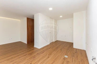Apartamento T4 para Venda em Silvalde