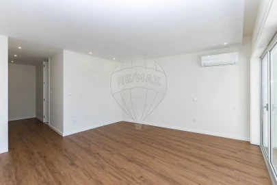 Apartamento T4 para Venda em Silvalde