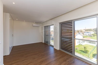 Apartamento T4 para Venda em Silvalde