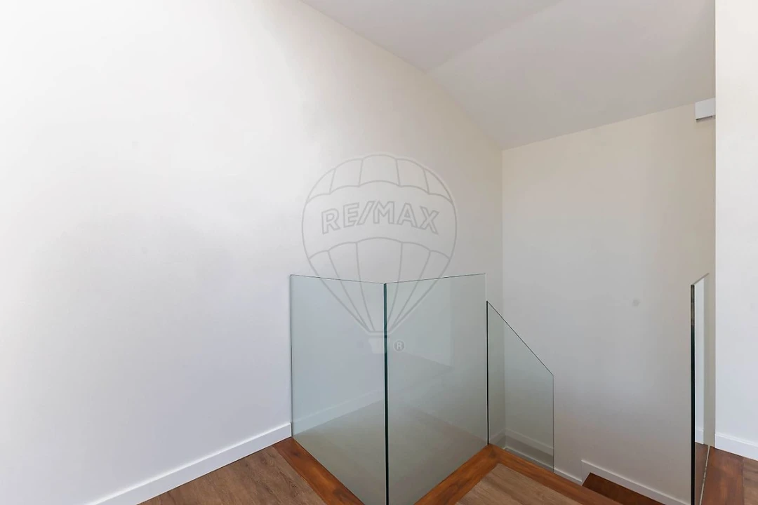 Apartamento T4 para Venda em Silvalde Foto 15