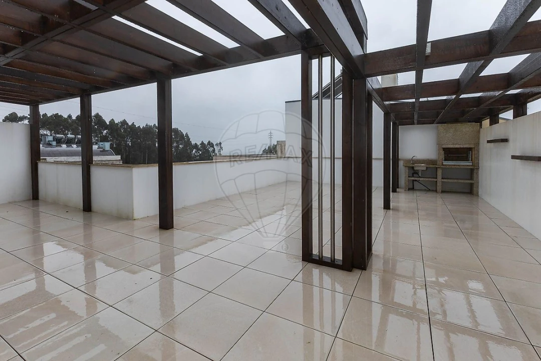 Apartamento T4 para Venda em Silvalde Foto 1