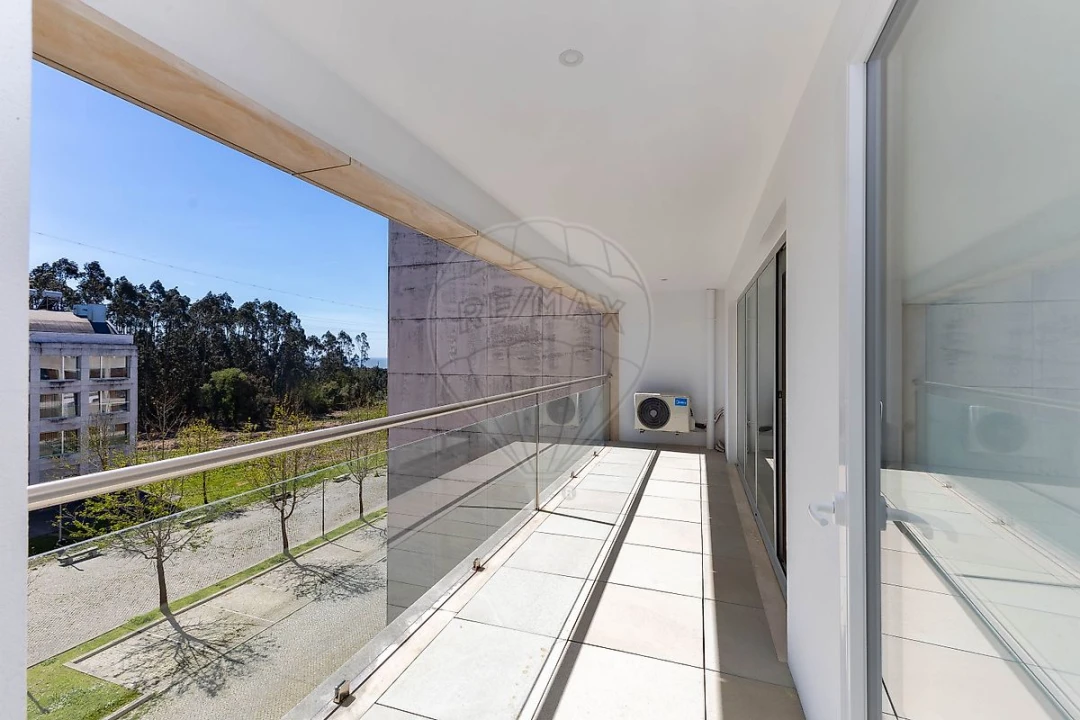 Apartamento T4 para Venda em Silvalde Foto 35