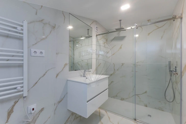 Apartamento T4 para Venda em Silvalde Foto 40