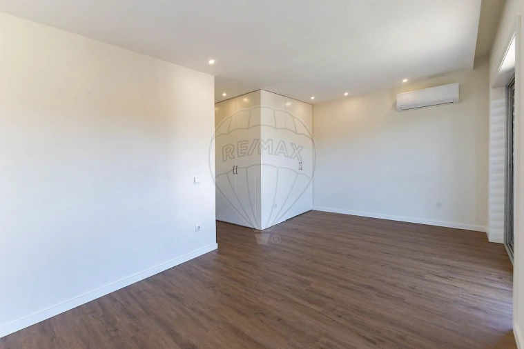 Apartamento T4 para Venda em Silvalde Foto 26