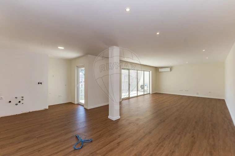 Apartamento T4 para Venda em Silvalde Foto 41