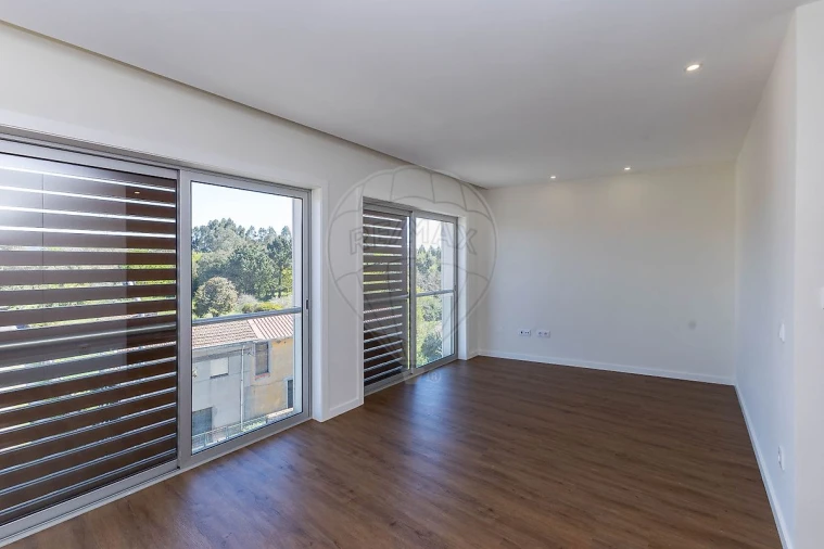 Apartamento T4 para Venda em Silvalde Foto 30