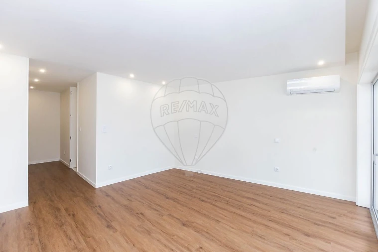 Apartamento T4 para Venda em Silvalde Foto 33