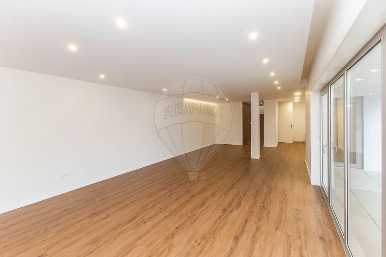 Apartamento T4 para Venda em Silvalde Foto 13