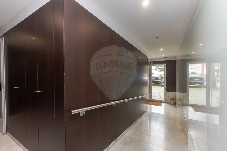 Apartamento T4 para Venda em Silvalde Foto 5