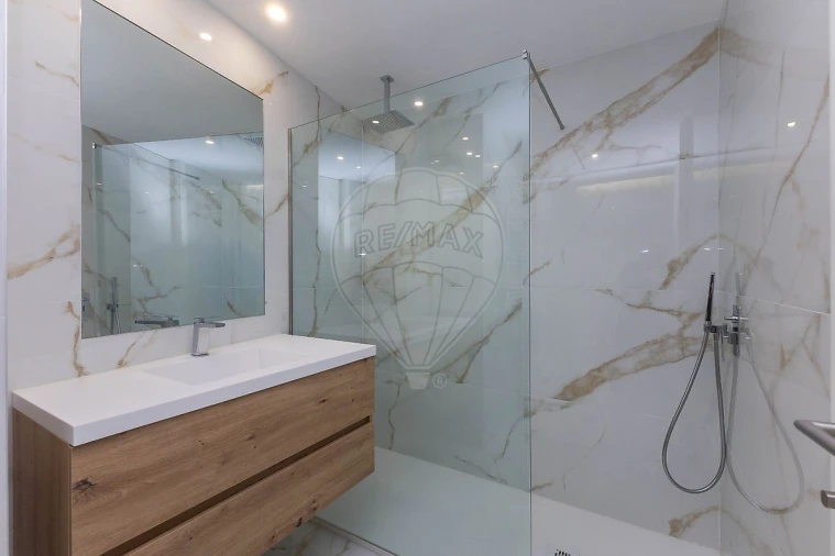 Apartamento T4 para Venda em Silvalde Foto 30