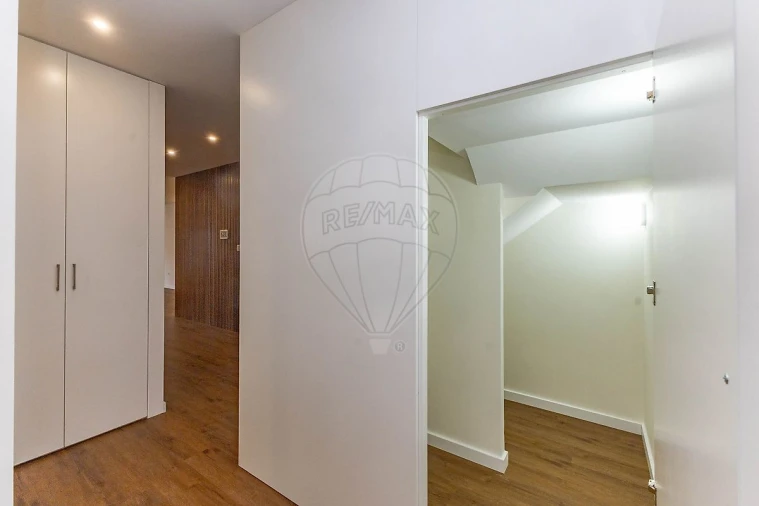 Apartamento T4 para Venda em Silvalde Foto 19