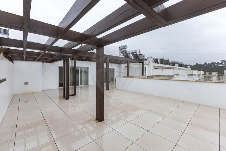 Apartamento T4 para Venda em Silvalde Foto 2