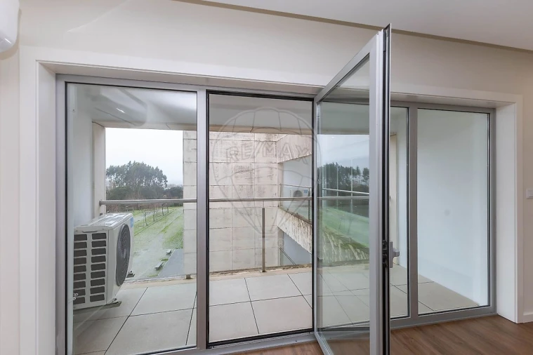 Apartamento T4 para Venda em Silvalde Foto 35