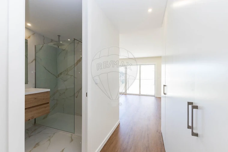 Apartamento T4 para Venda em Silvalde Foto 23