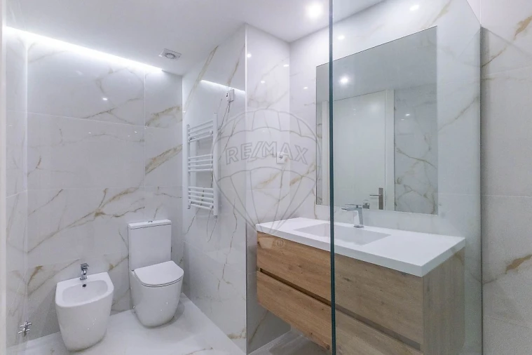 Apartamento T4 para Venda em Silvalde Foto 31