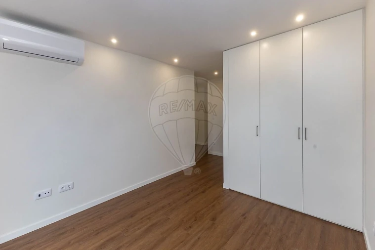 Apartamento T4 para Venda em Silvalde Foto 22