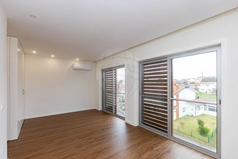 Apartamento T4 para Venda em Silvalde Foto 23